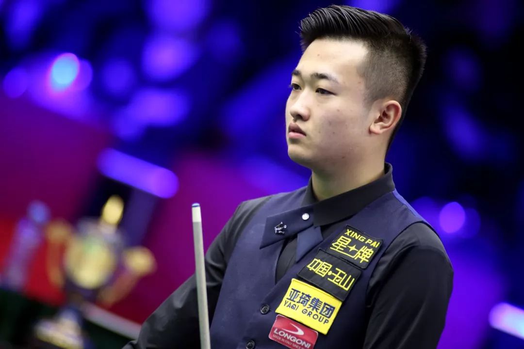 的喧嚣中心 的喧嚣中心