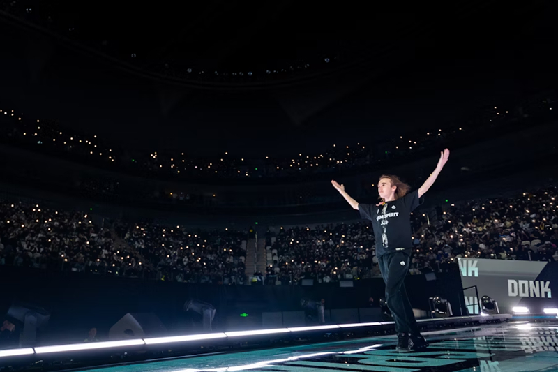 在野区里碰 在野区里碰